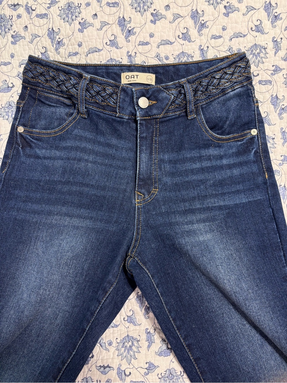 Oat New York women’s boot cut size 0 / 25 Dark Wash Mid Rise Braided Waist